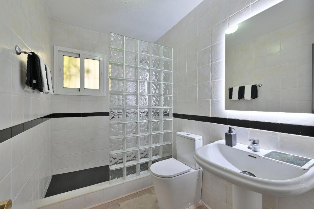 Bungalow With Large Terrace In A Quiet Park - Beach Nearby Sitio de Calahonda Exteriör bild